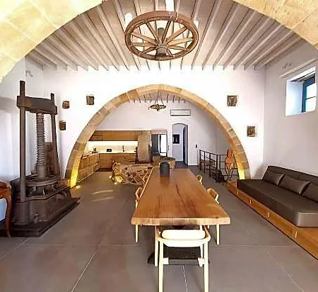 Kalathos Square Luxury 4*